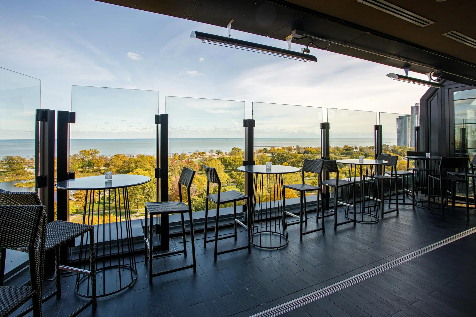 The J. Parker, rooftop bars in Chicago 3