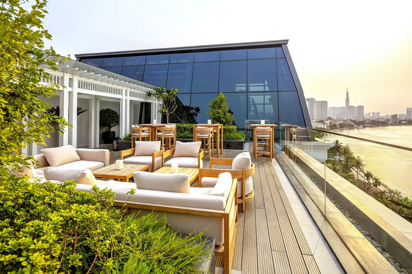 The Muse - rooftop bar in Saigon