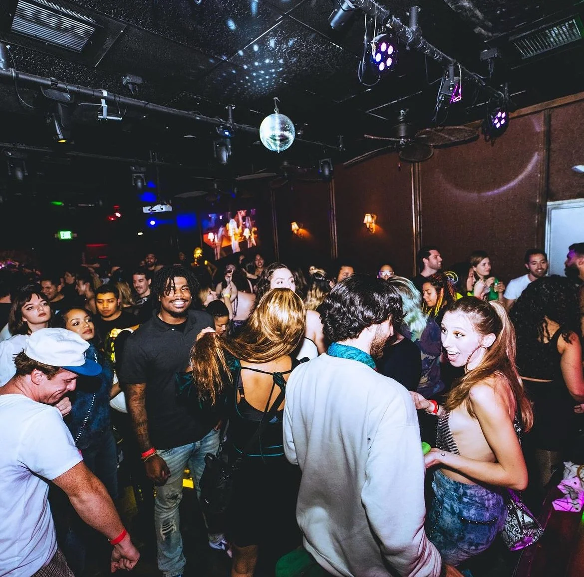 The Virgil - lounge 5