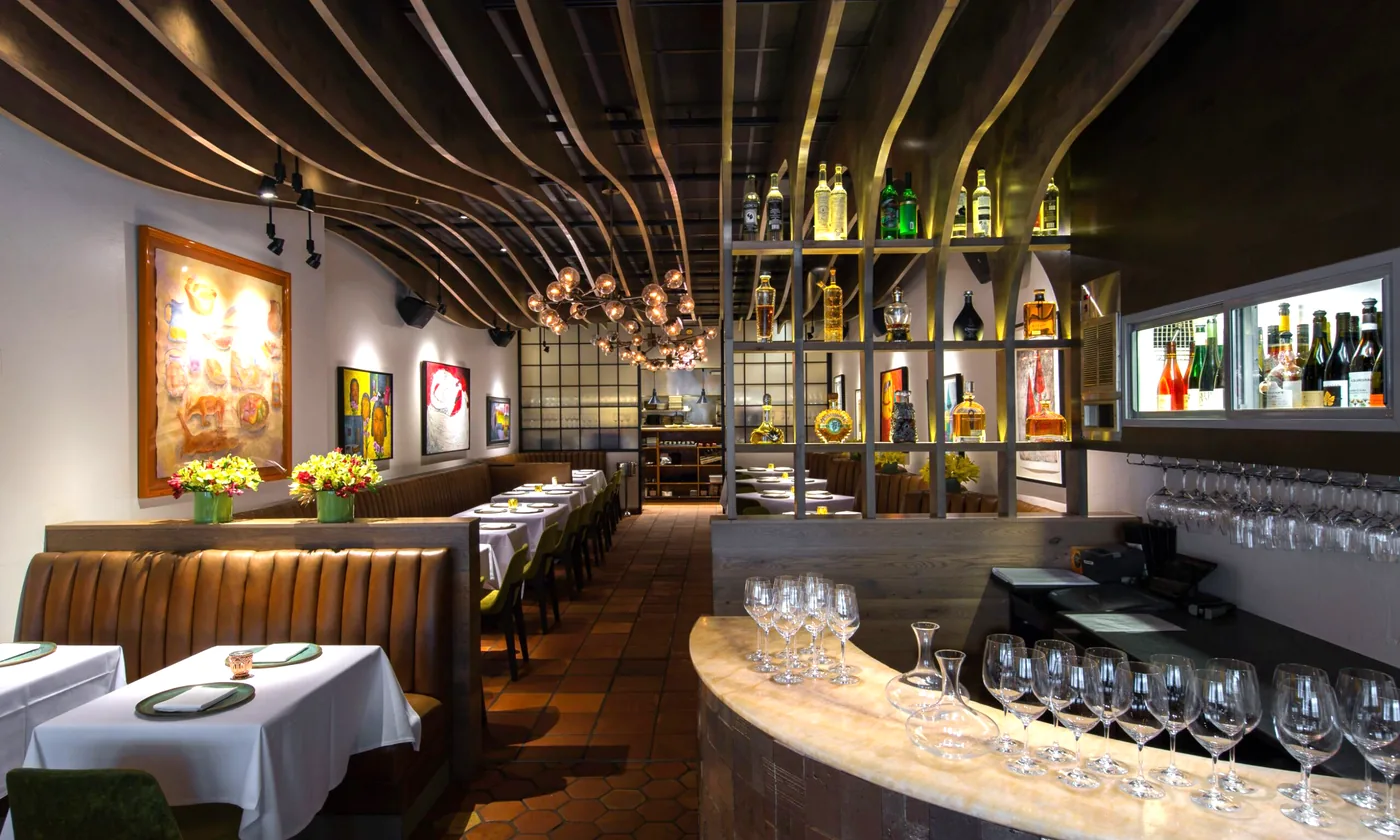 Topolobampo - colorful art room