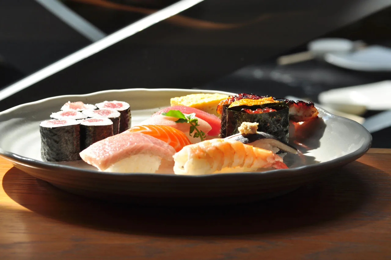 Tori Tori - assorted nigiri and maki platter