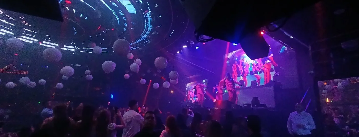 Tutaina Poblado - a full room