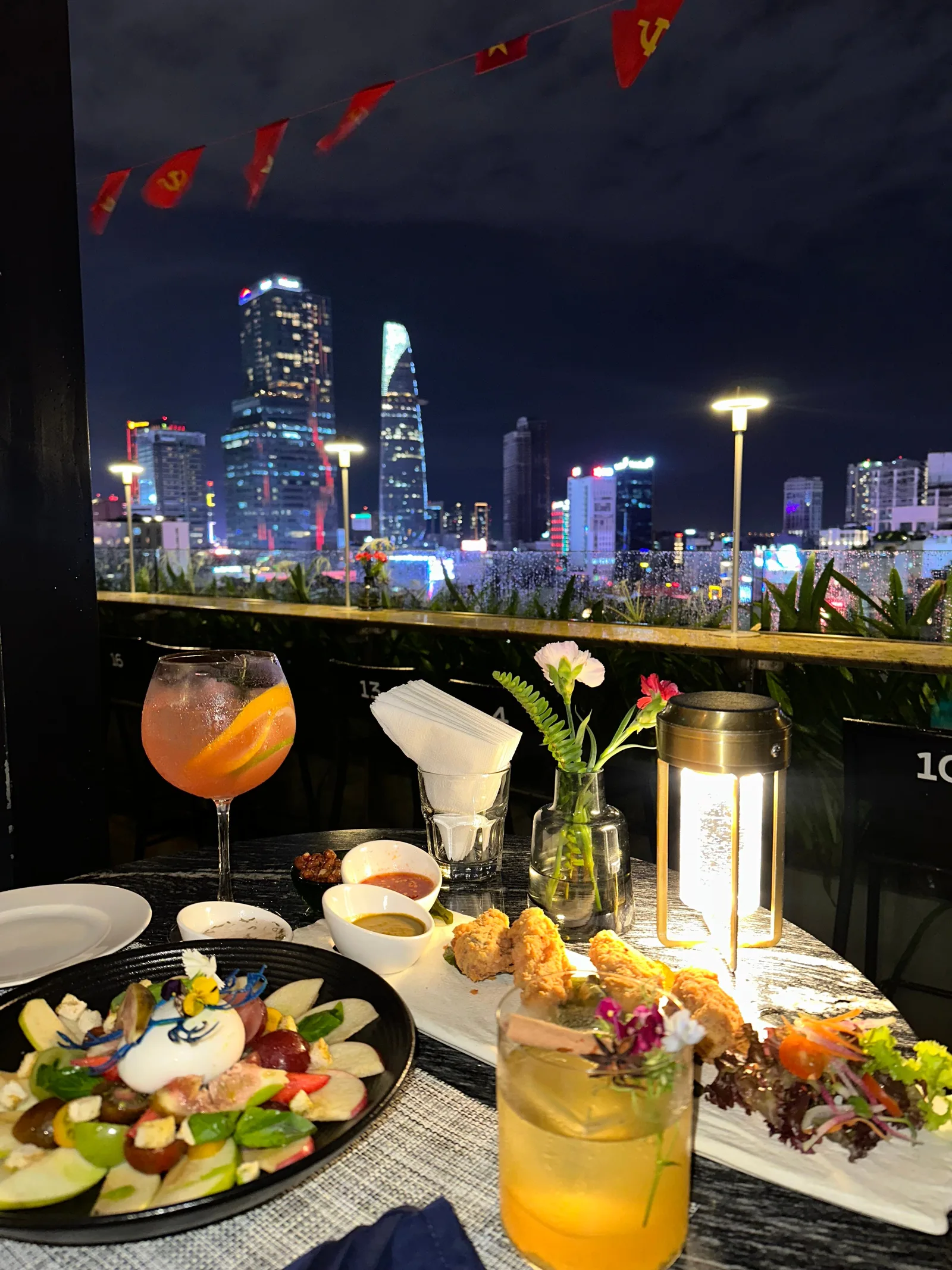Twilight Sky Bar - saigon 4