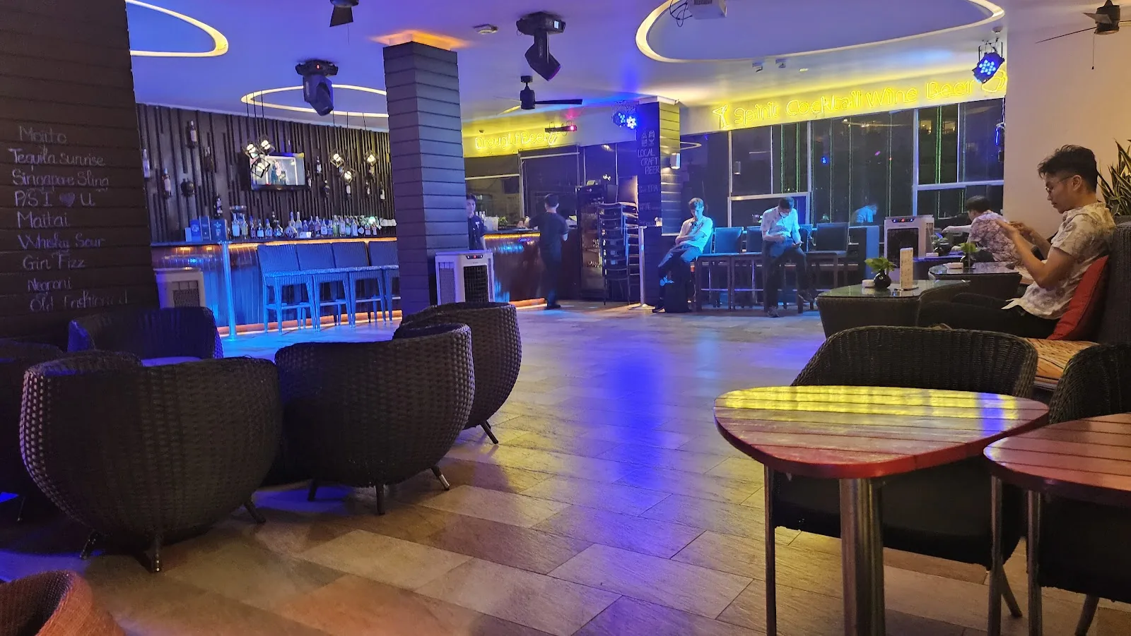 Vertical Sky Bar - rooftop bar in Saigon