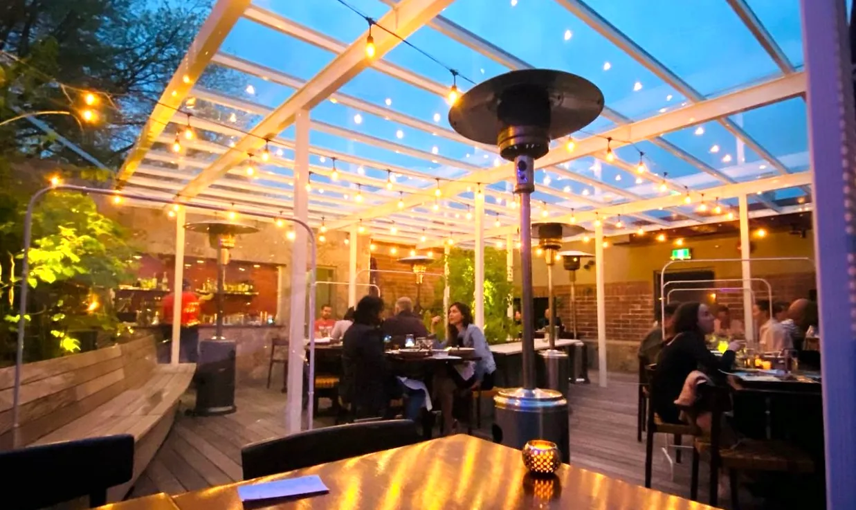 Vij's - patio