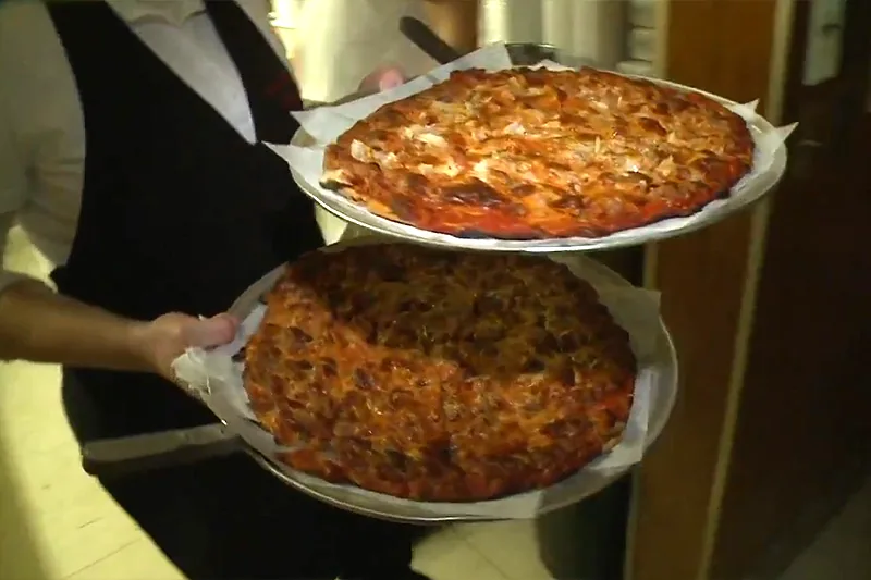 Vito & Nick's Pizzeria - interiordiningroom 2