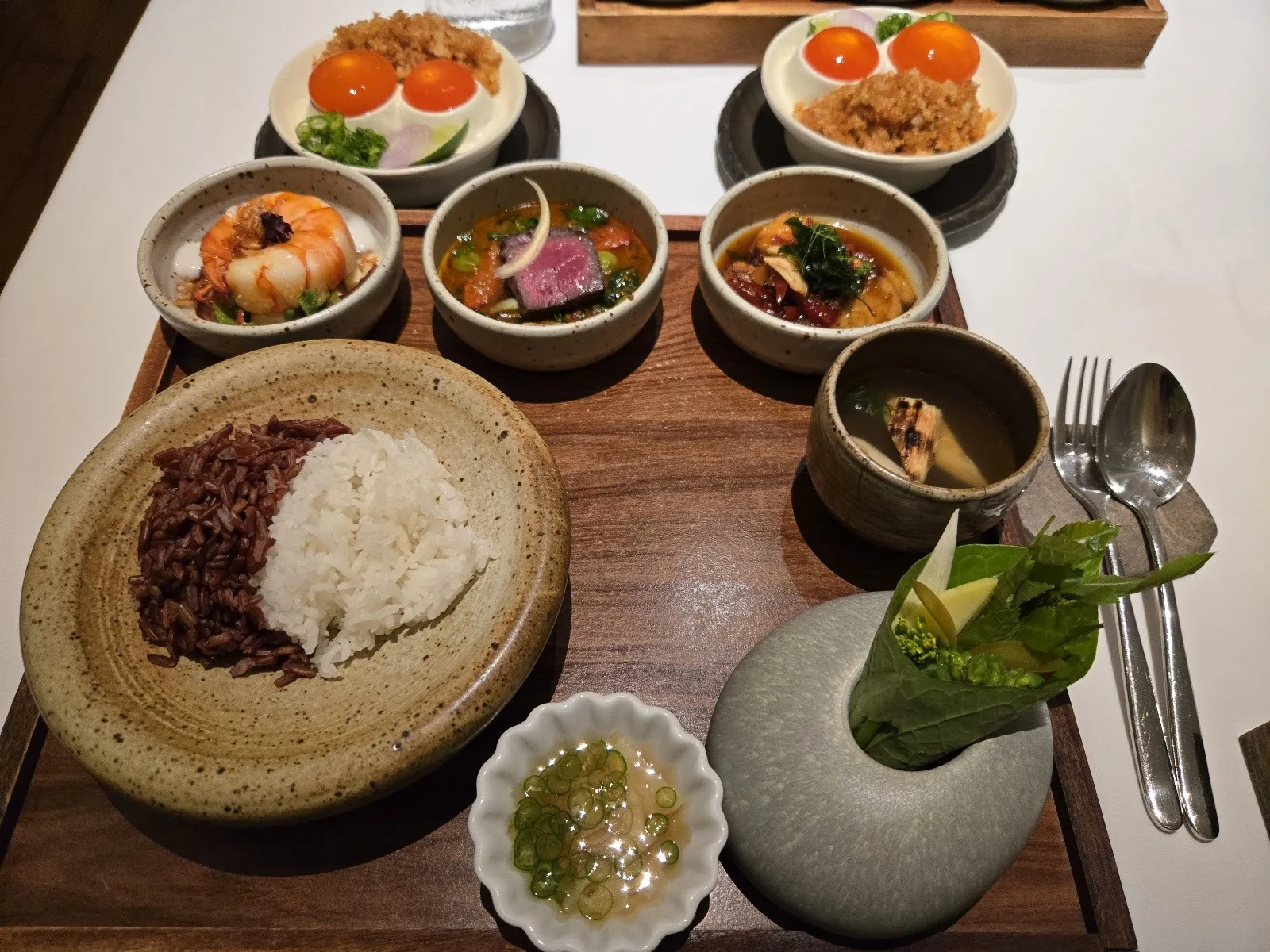 Wana Yook - full khao gaeng tasting spread