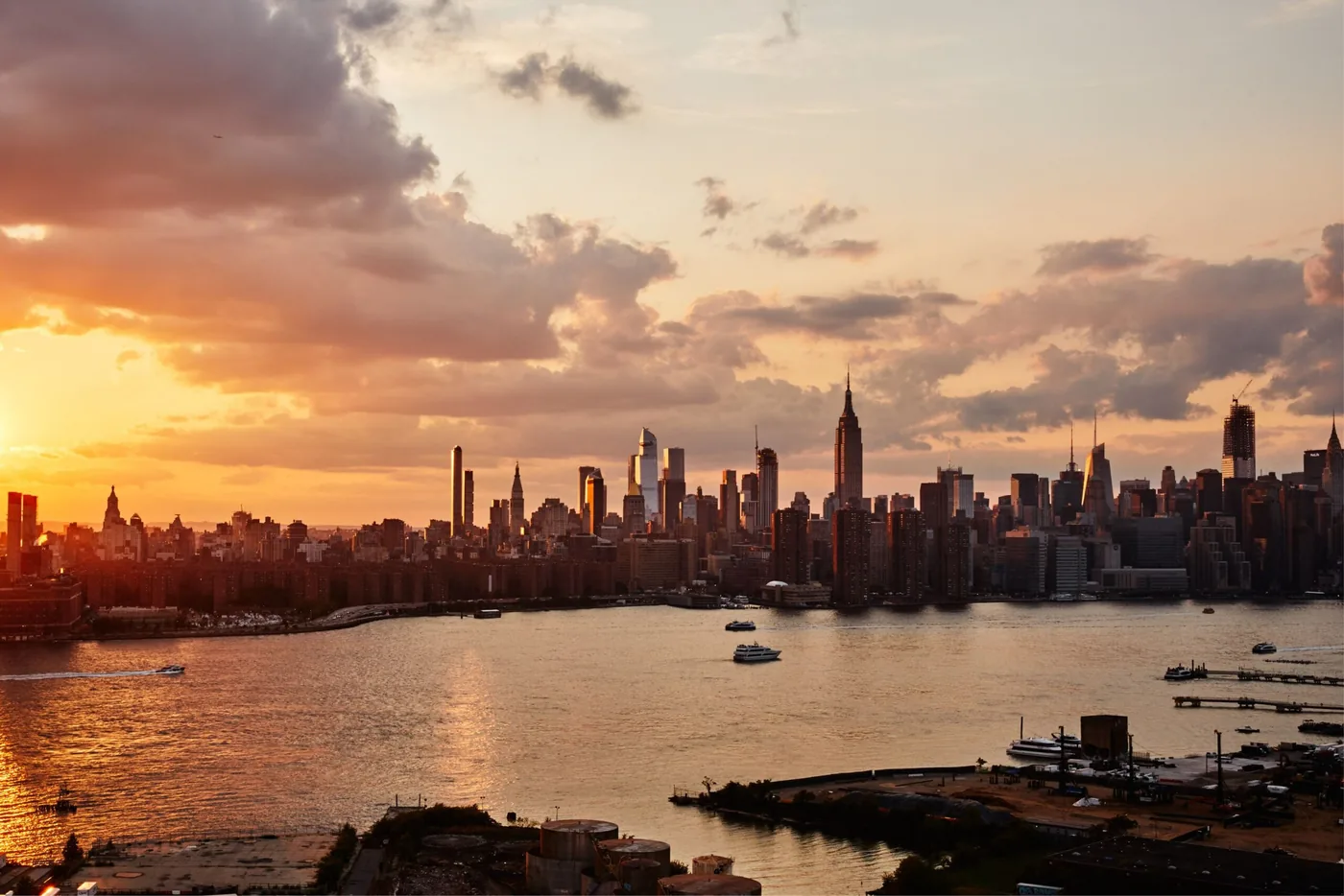 Westlight - manhattan skyline sunset view