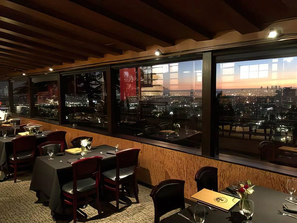 Yamashiro Hollywood - yamashiro sunset dining room city lights
