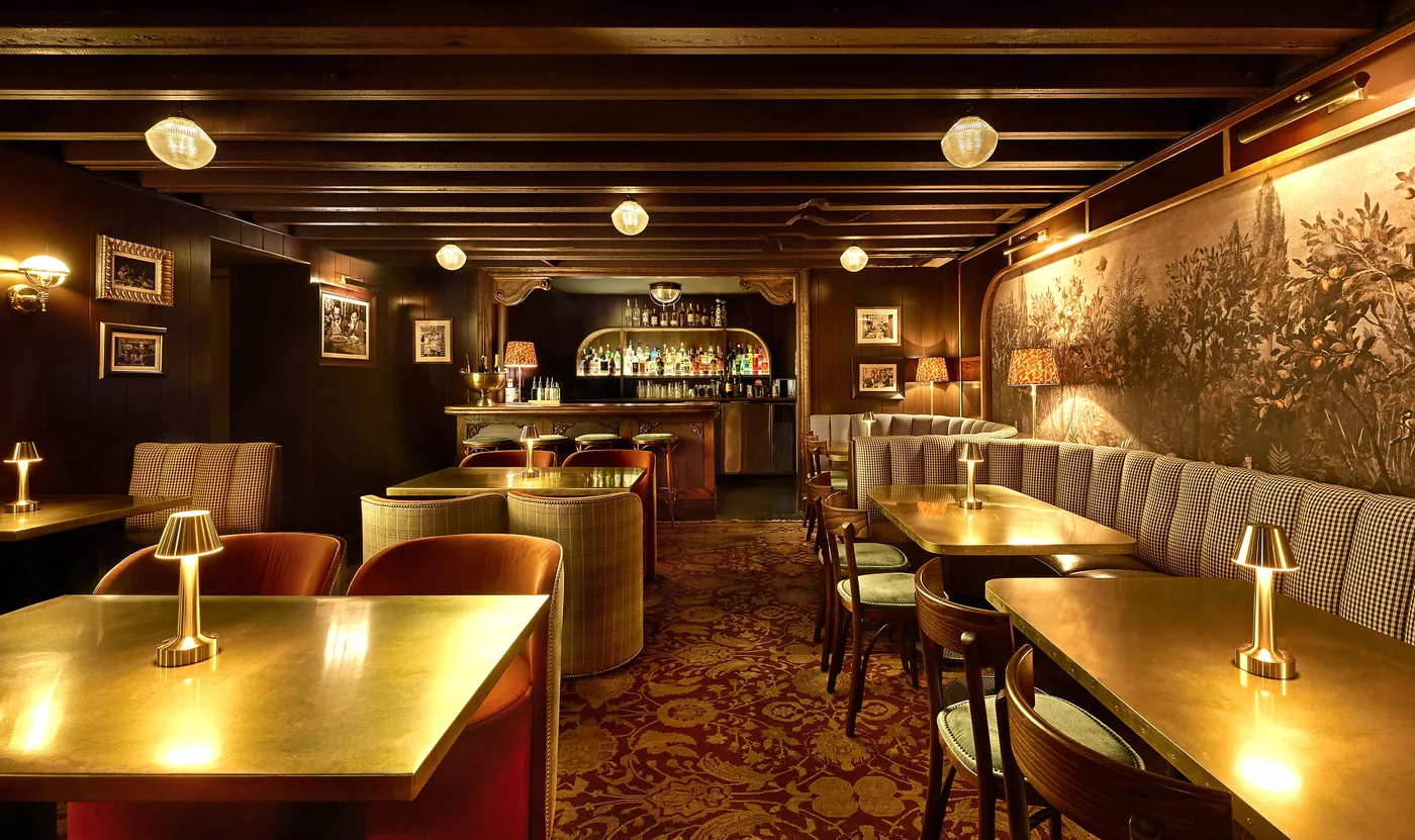 Zarella Pizzeria & Taverna - taverna room