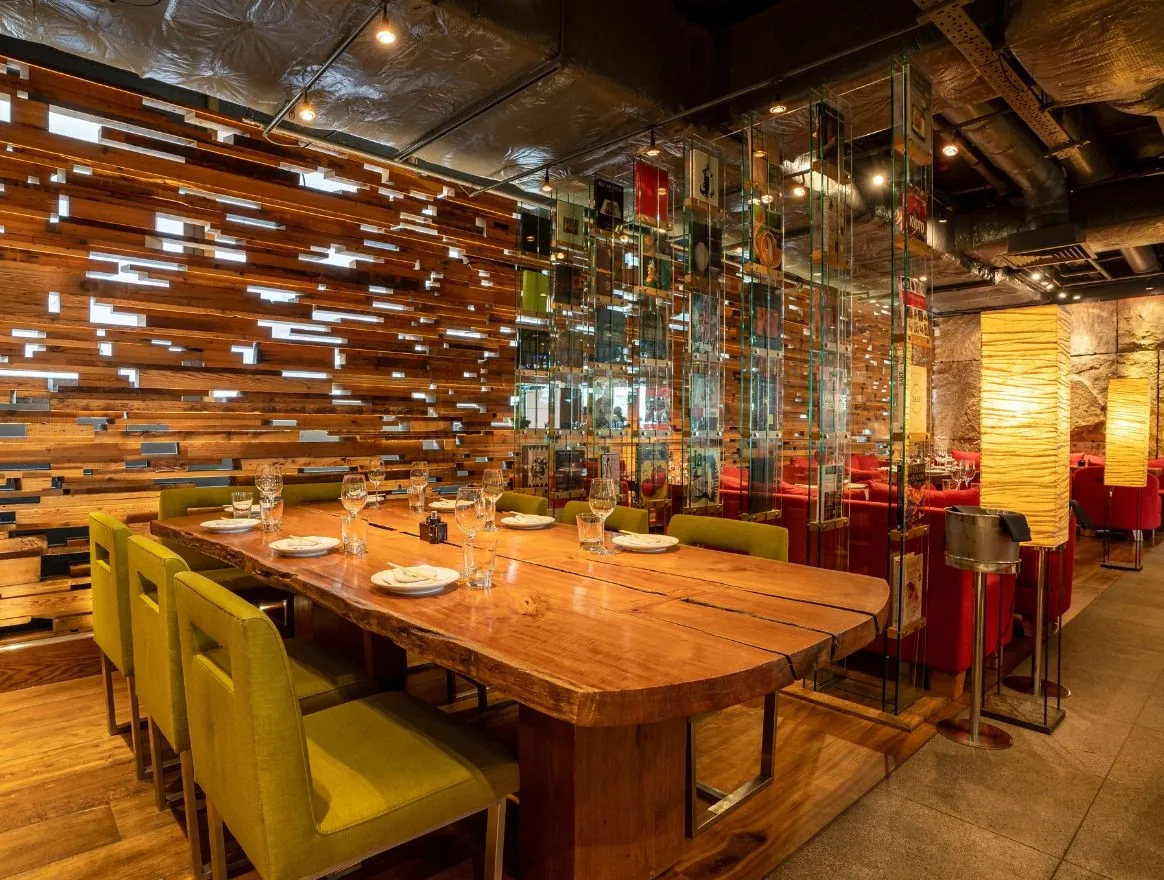 Zuma - tosho communal table